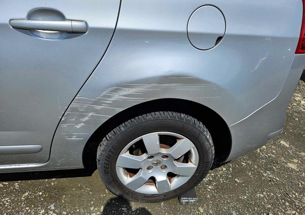Peugeot 5008 cena 18500 przebieg: 230000, rok produkcji 2012 z Zwierzyniec małe 172